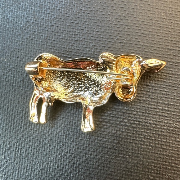 Pink & Red  Heart Cow Brooch - Picture 4 of 4